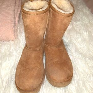 Women’s size 8 Uggs